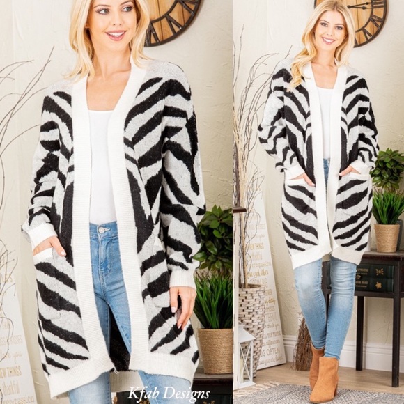 B29B🤍🖤Gorgeous white+black classic animal print oversized cardi-everyWear! - Picture 5 of 10